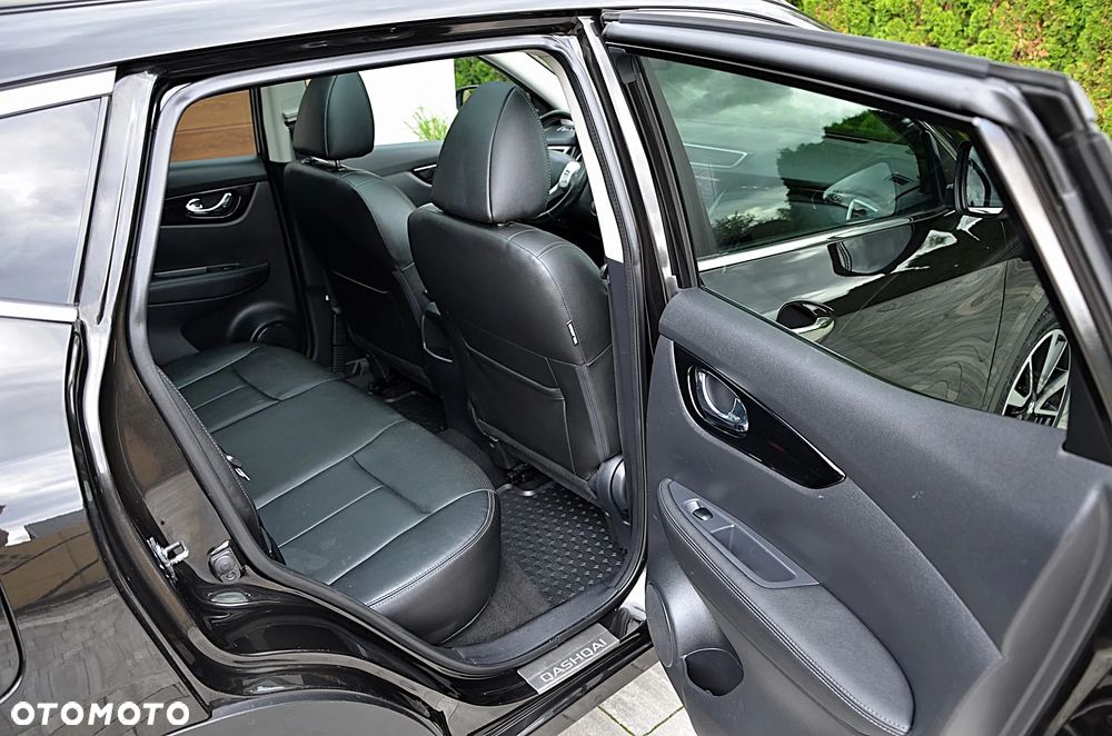 Nissan Qashqai 1.6 DCi Xtronic TEKNA - 27