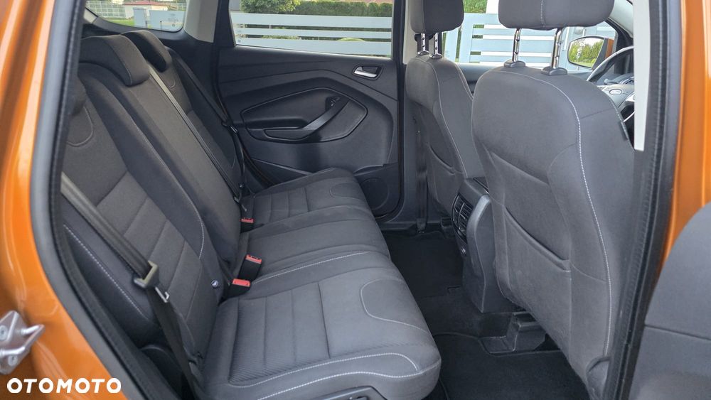 Ford Kuga 2.0 TDCi 2x4 Titanium - 11