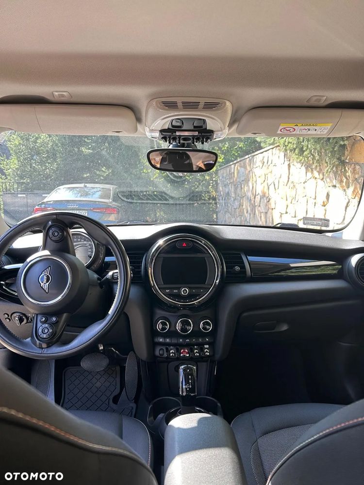 MINI Cooper Standard - 10