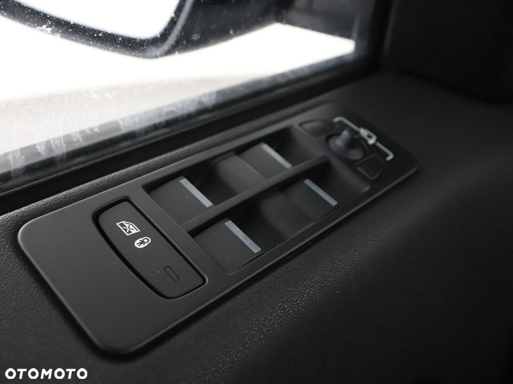 Land Rover Discovery Sport 2.0 TD4 SE - 35