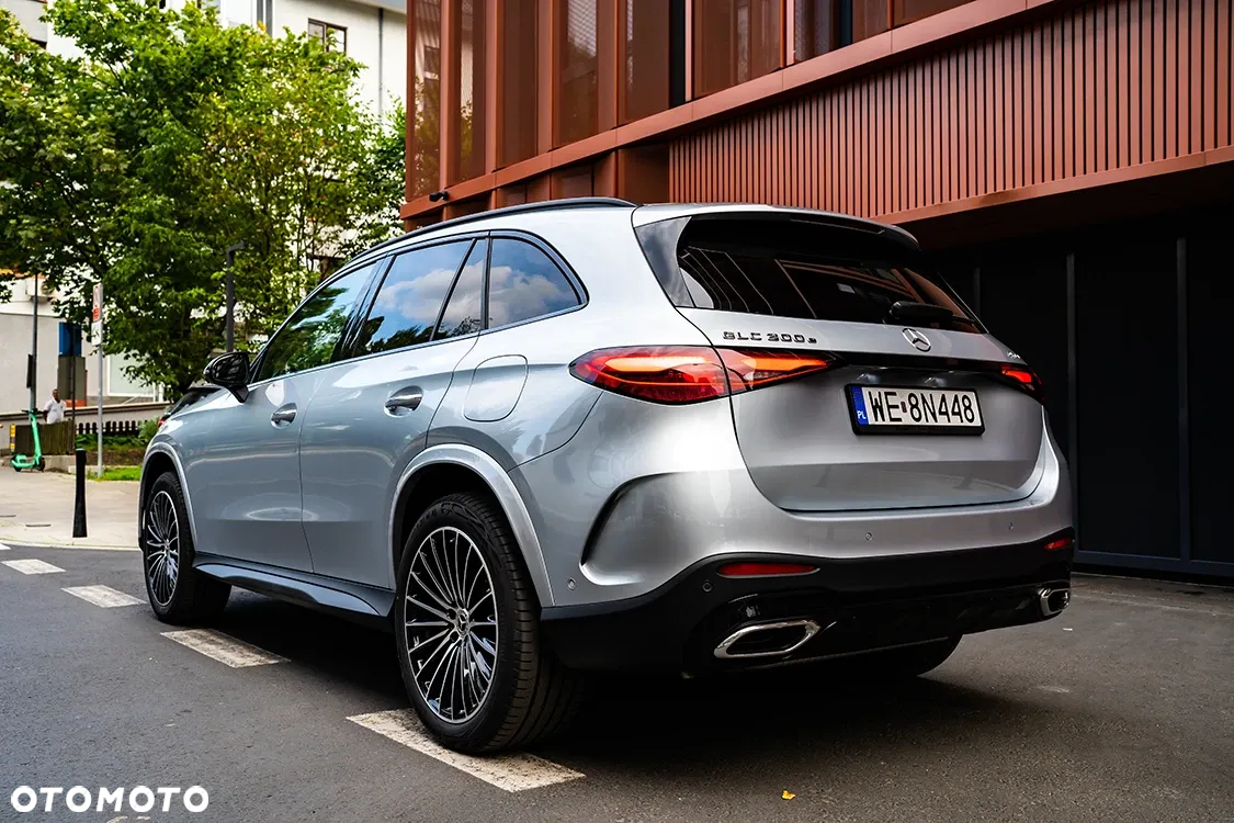 Mercedes-Benz GLC 300 e 4-Matic AMG Line - 4