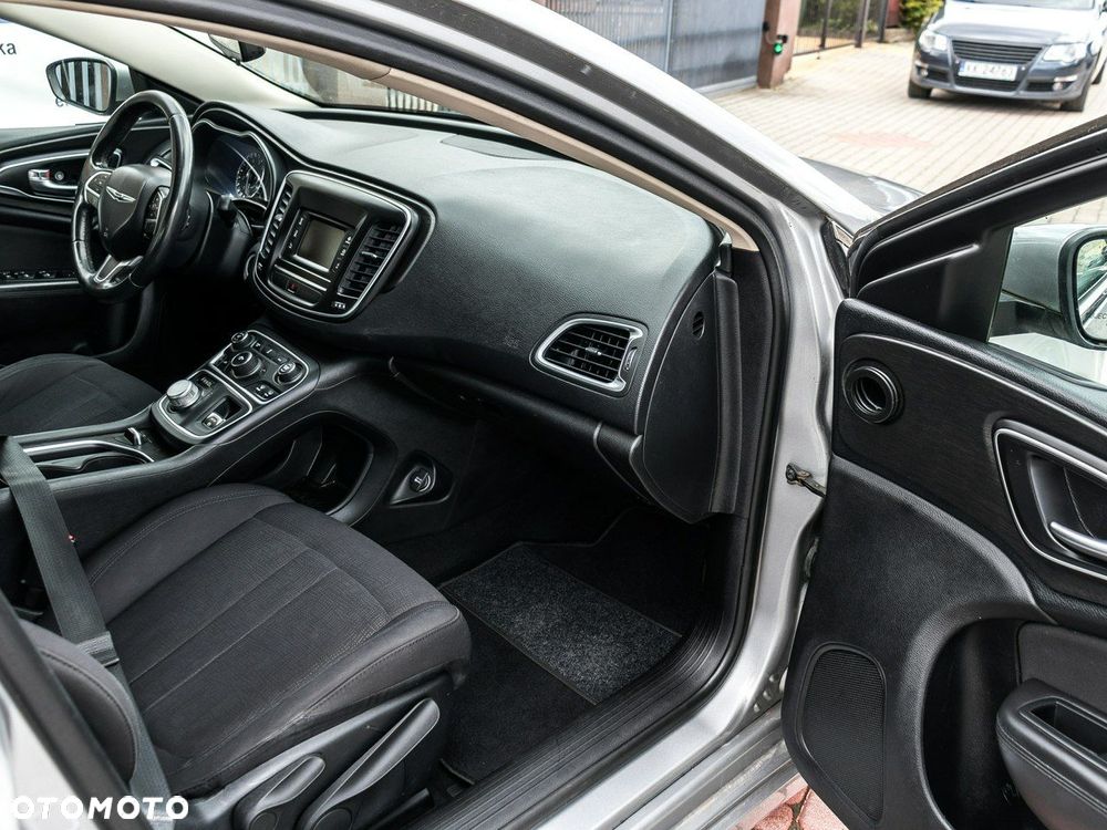 Chrysler 200 - 21