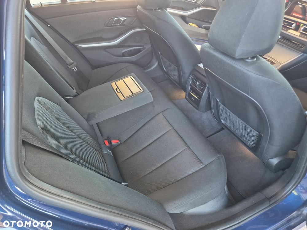 BMW Seria 3 320d MHEV Advantage - 23