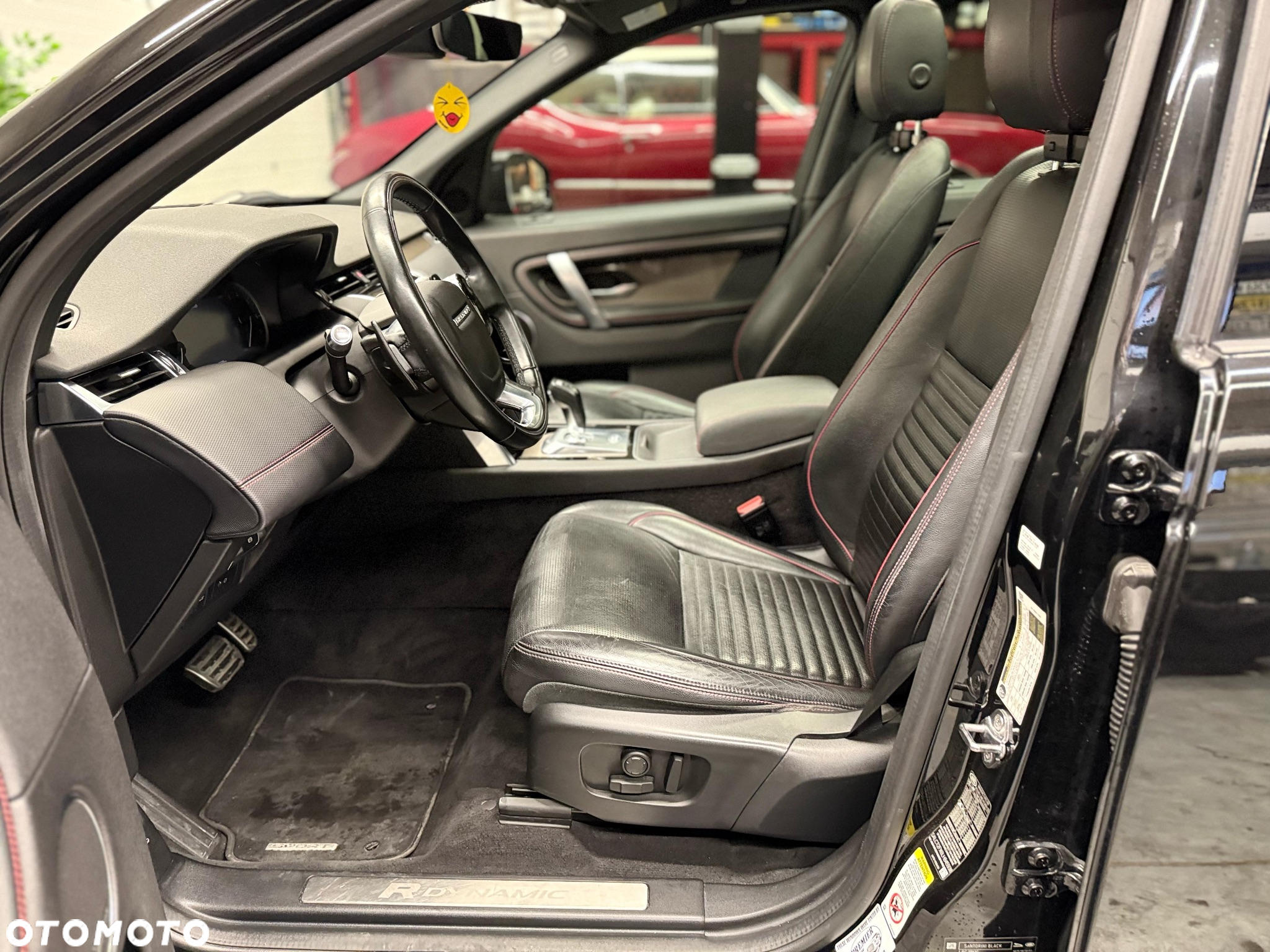 Land Rover Discovery Sport P250 R-Dynamic HSE - 13