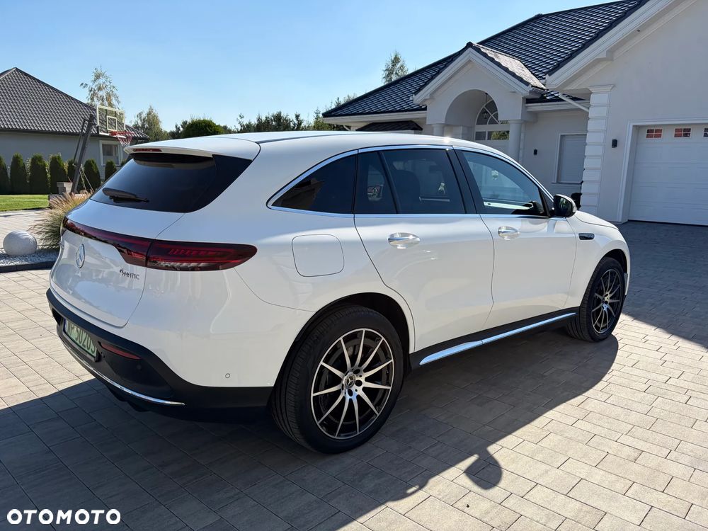 Mercedes-Benz EQC - 4
