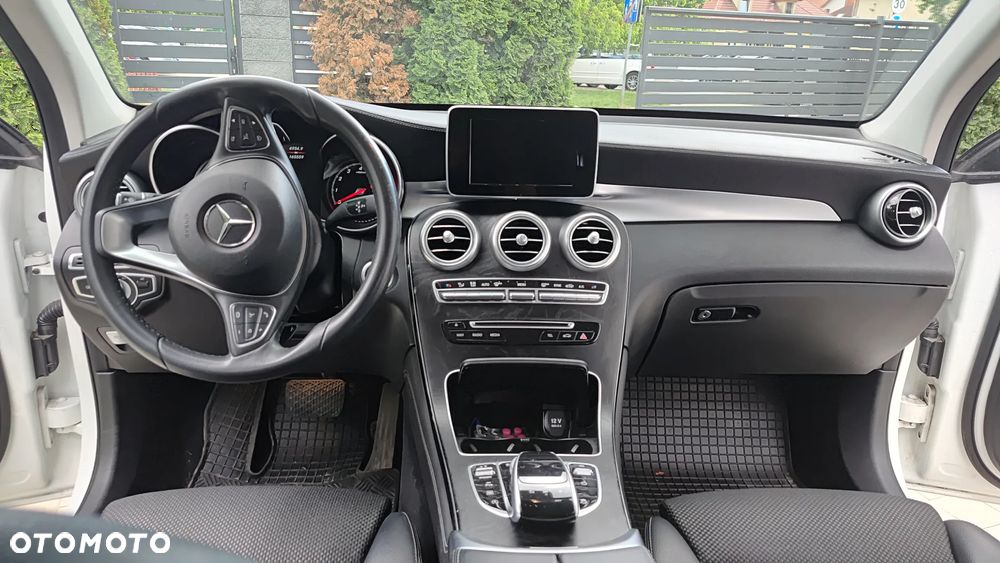 Mercedes-Benz GLC - 12