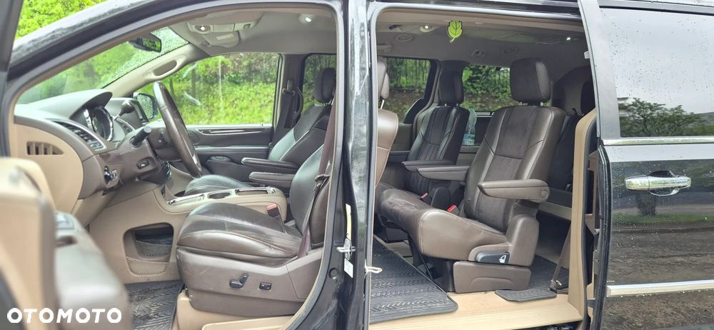 Lancia Voyager 2.8CRD Gold - 11
