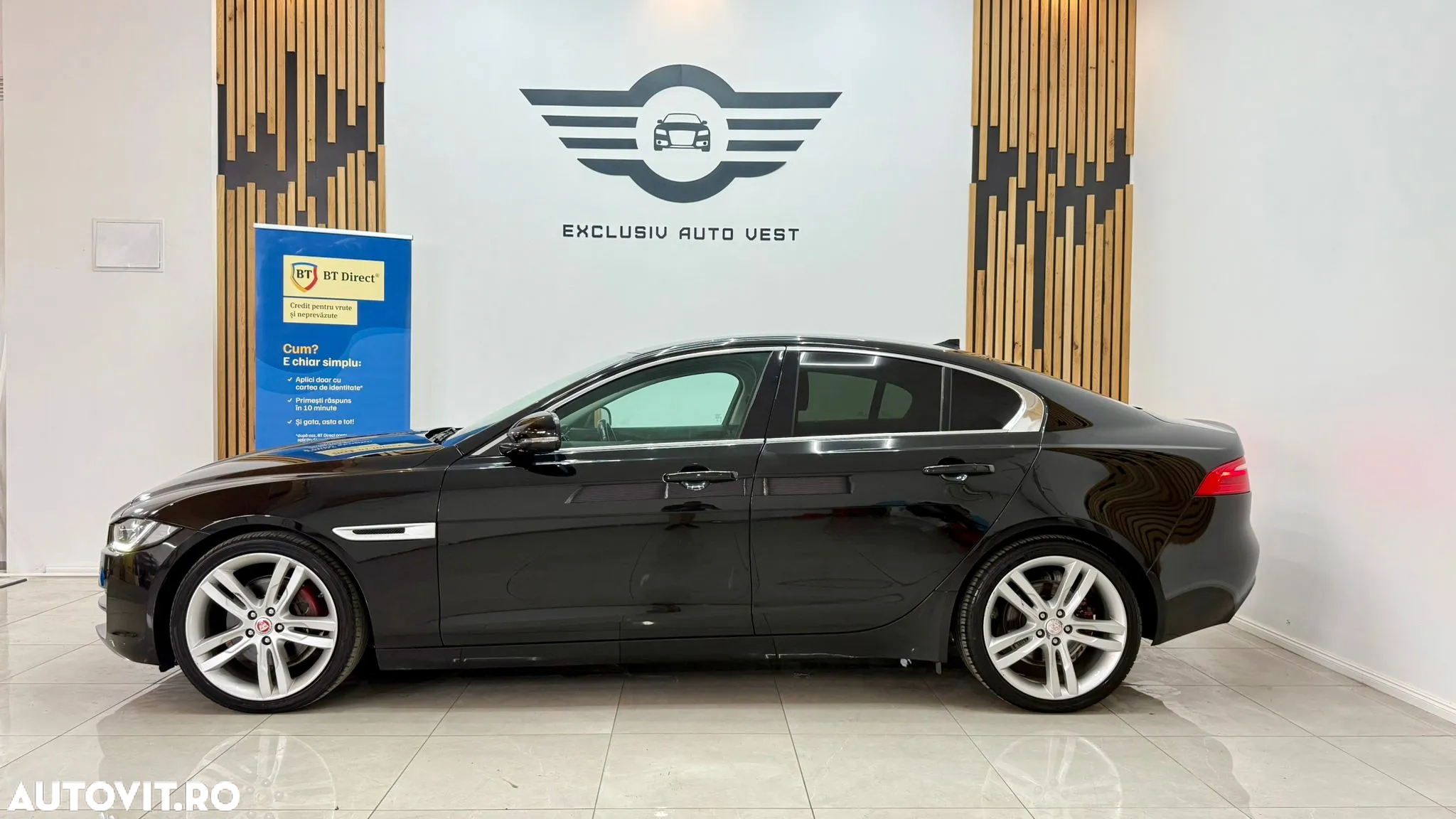 Jaguar XE 2.0 Portfolio - 12