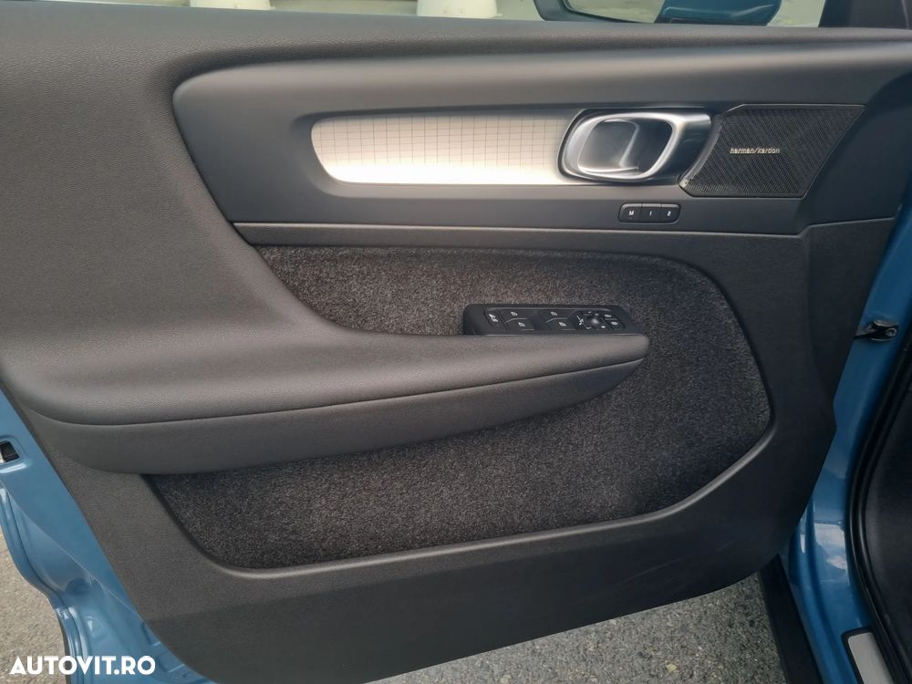 VOLVO XC40 2023 — imagine 15