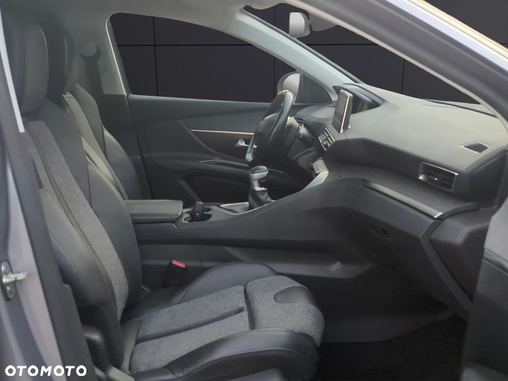 Peugeot 3008 1.2 PureTech Allure Pack S&S - 17