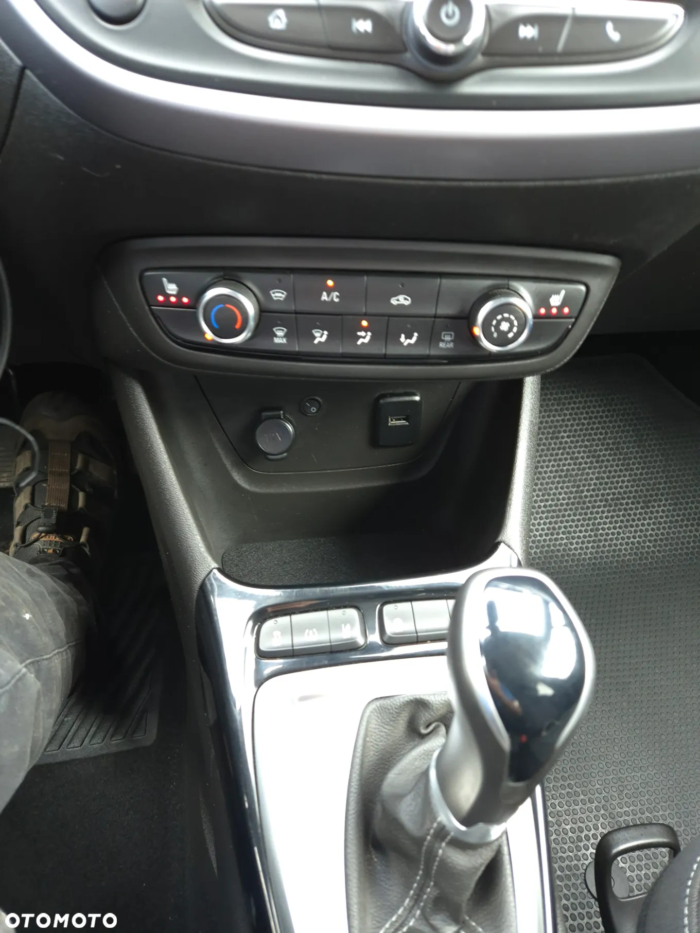 Opel Crossland 1.2 Automatik Business Elegance - 25
