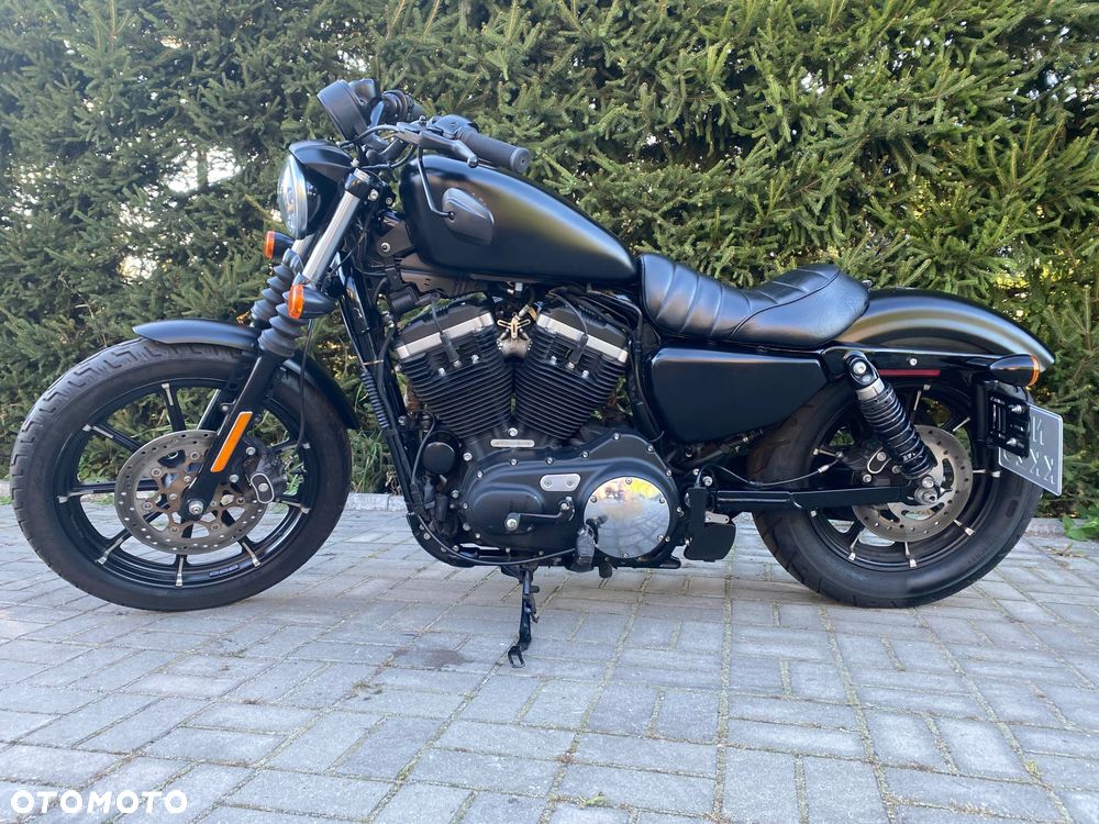 Harley-Davidson Sportster Iron 883 - 2