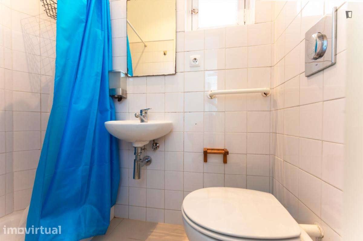 Quarto - localizado em Montes Claros Coimbra - Grande imagem: 4/9