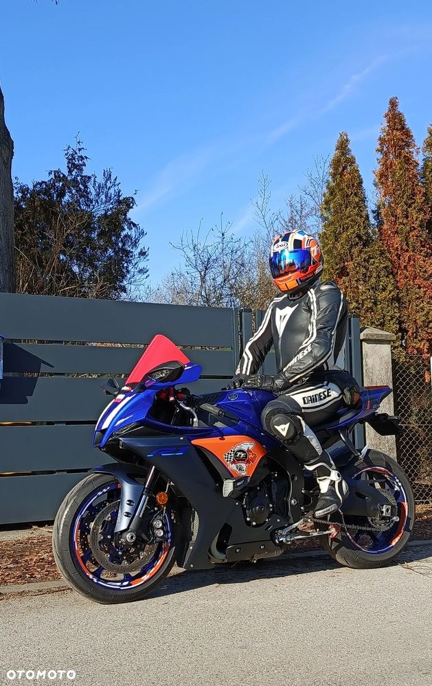 Yamaha R1 - 5