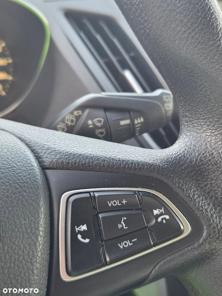 Ford Kuga - 11