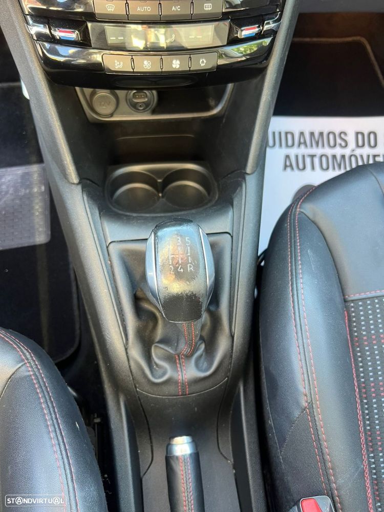 Peugeot 208 1.2 PureTech GT Line - 32