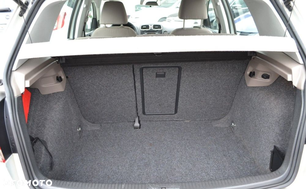 Volkswagen Golf - 8