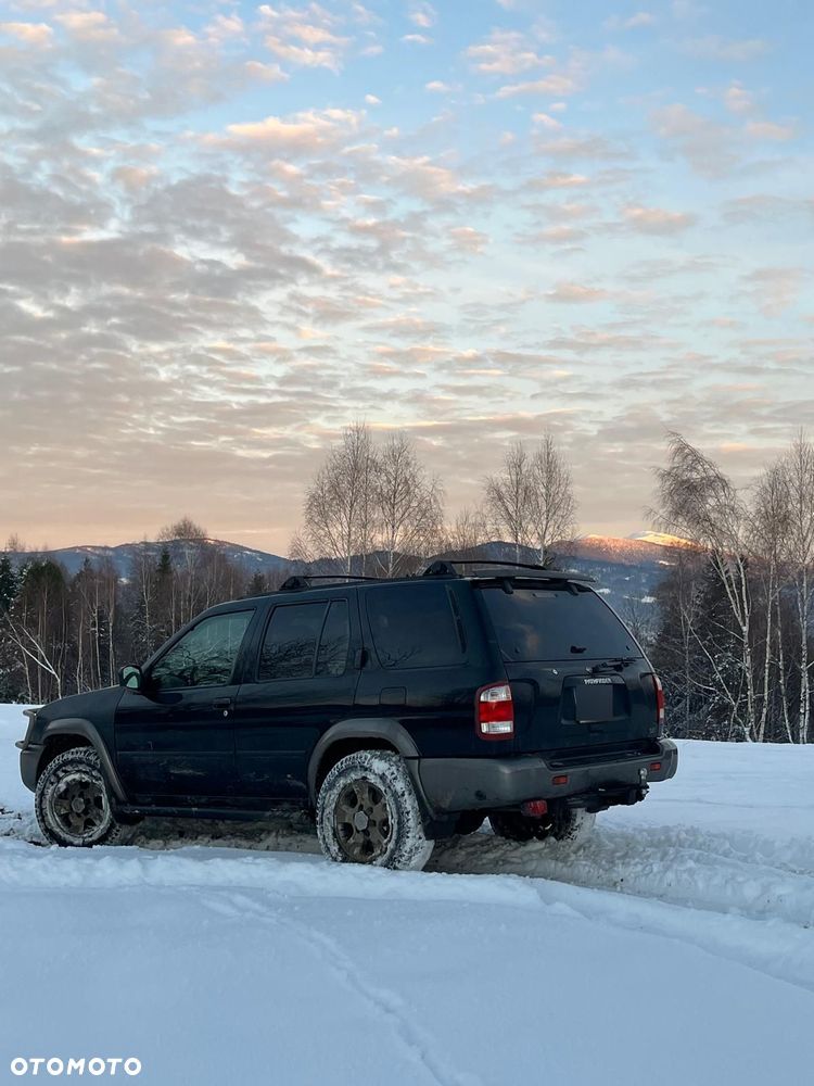 Nissan Pathfinder - 2