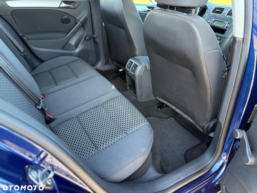 Volkswagen Golf - 11