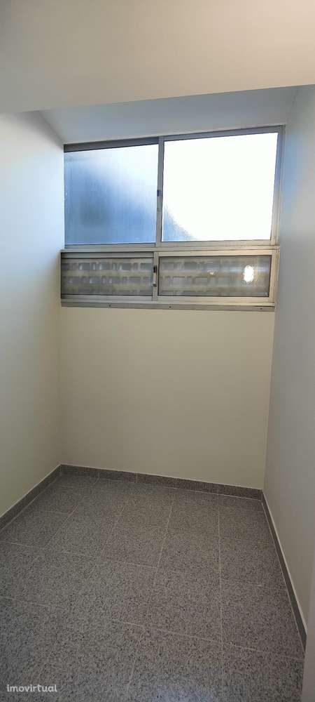 T4 renovado Bonfim Porto - Grande imagem: 5/11