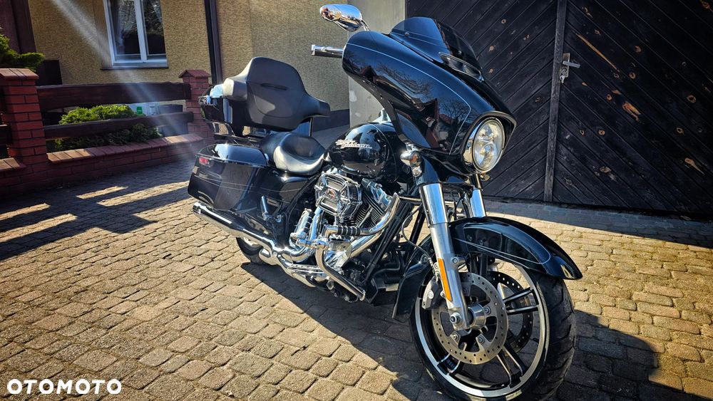 Harley-Davidson Touring Street Glide - 1