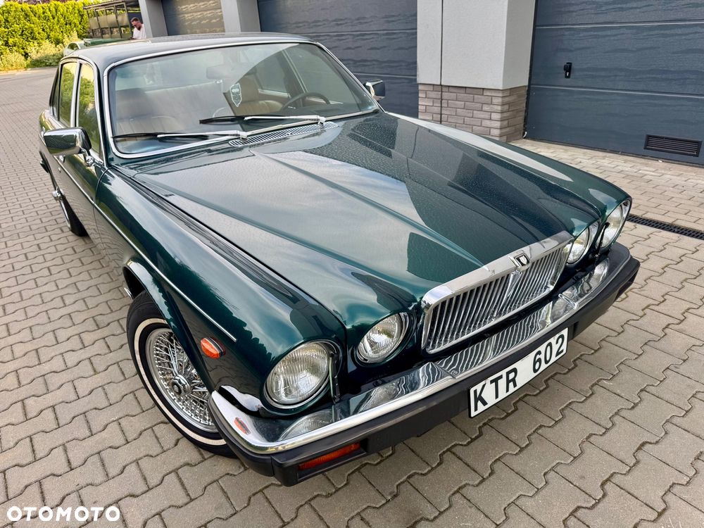 Jaguar XJ - 11