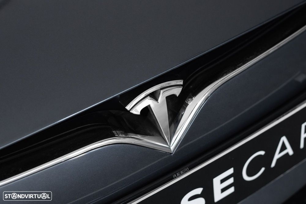 Tesla Model S - 10