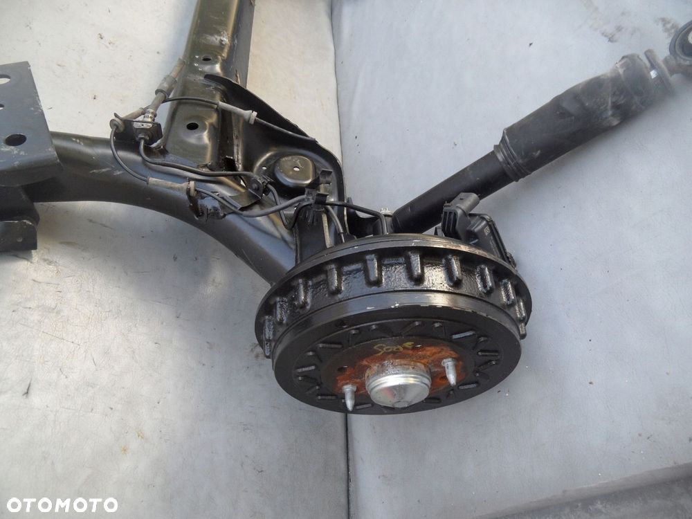 OŚ TYLNA BELKA ZAWIESZENIA TYŁ FIAT 500 ELEKTRYK - 3