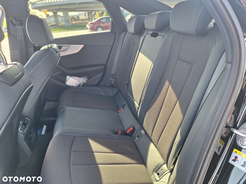 Audi A4 Limousine 35 TFSI mHEV S tronic - 12