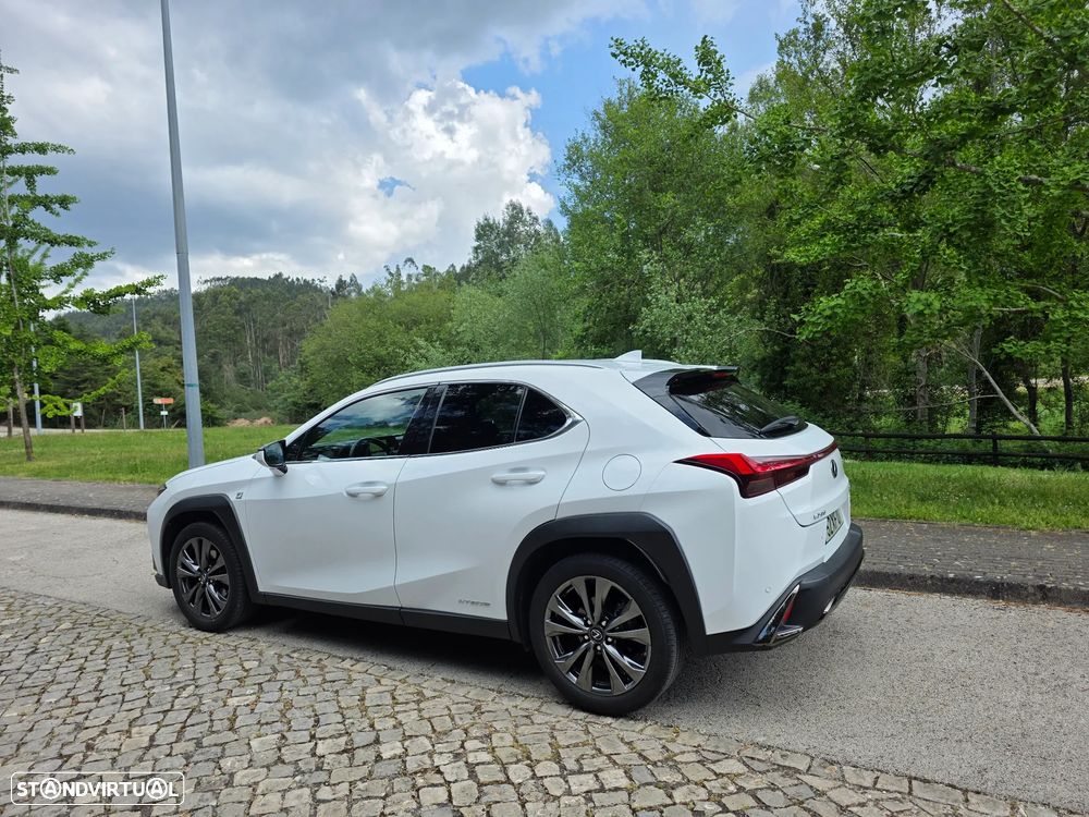 Lexus UX 250h F Sport - 15