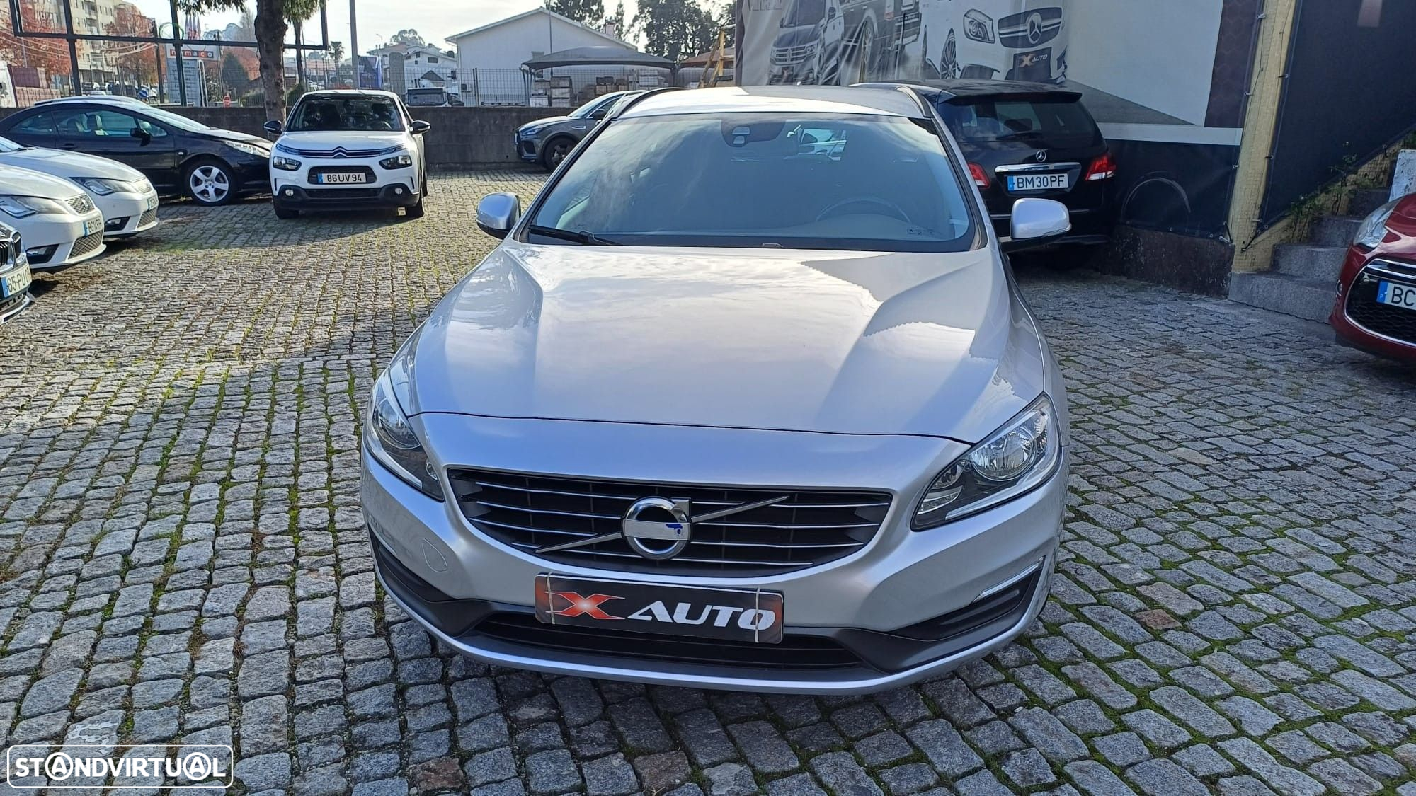 Volvo V60 2.0 D4 Kinetic - 2