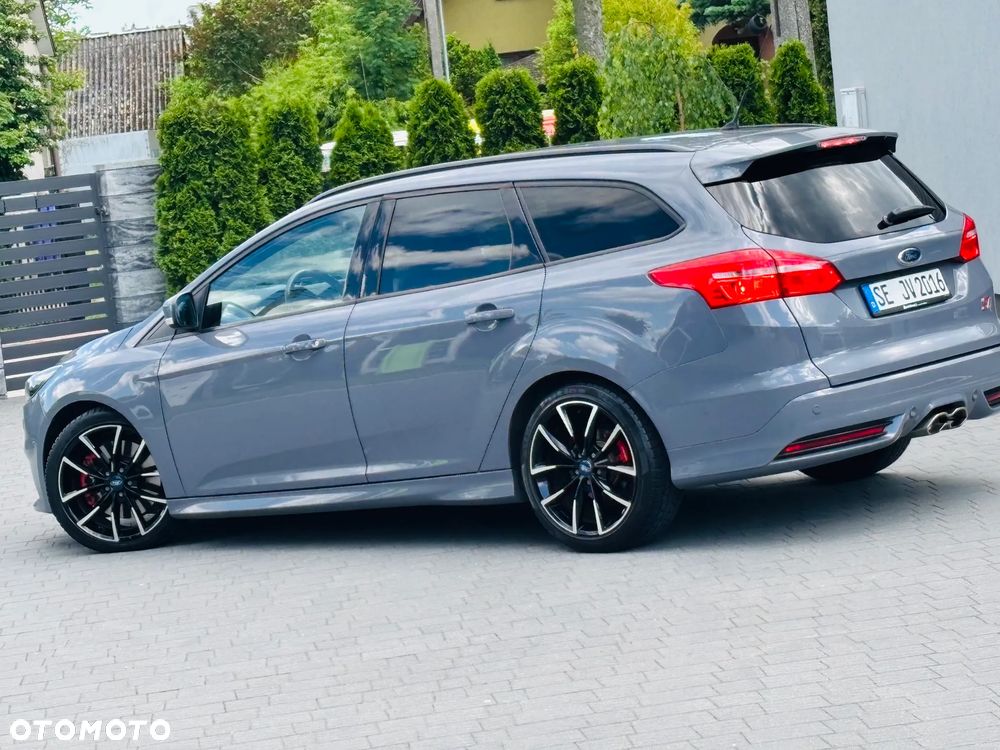 Ford Focus 2.0 TDCi ST mit Leder-Exclusiv-Paket - 13