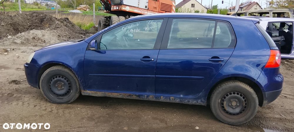 VW GOLF V - 4
