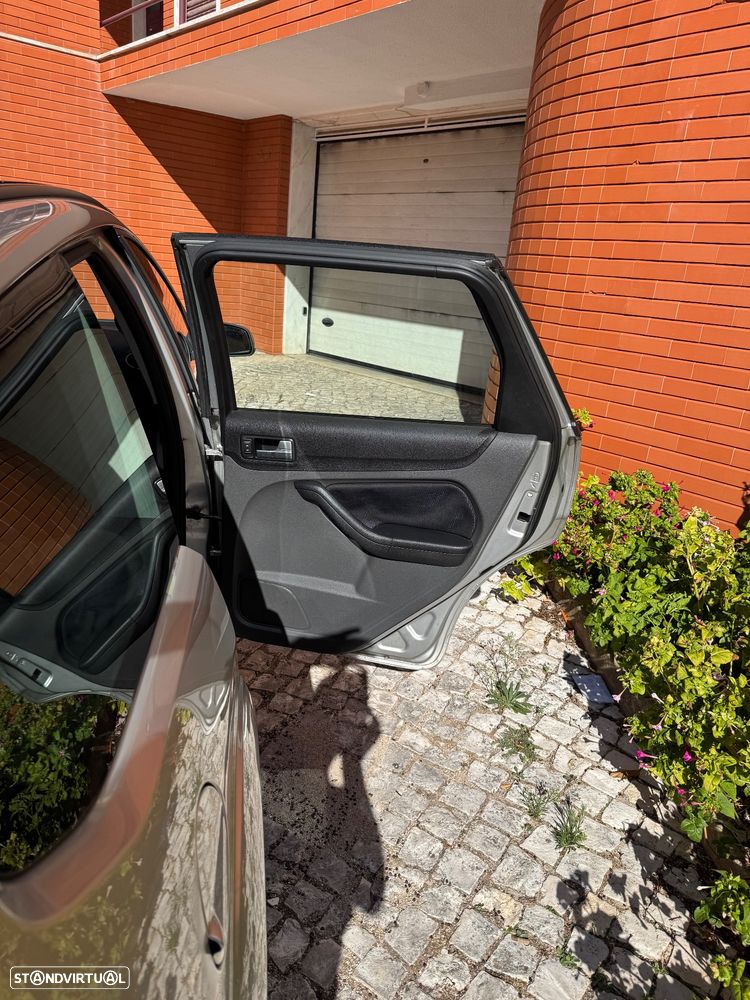 Ford Focus SW 1.6 TDCi Trend - 11