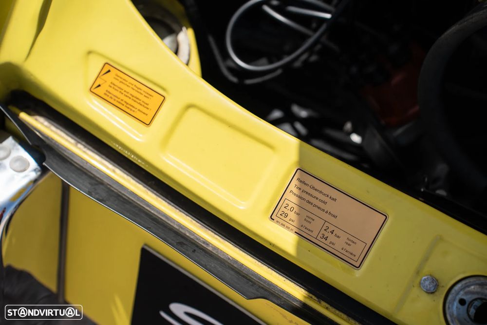 Porsche 911 Série F - 29