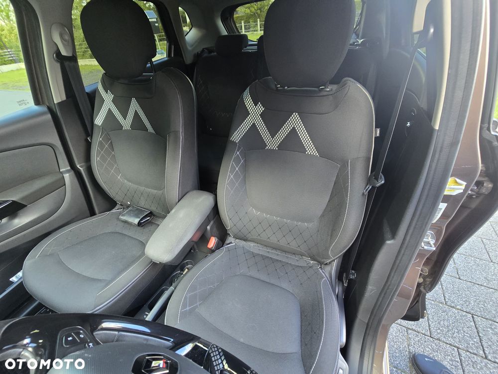 Renault Captur 1.2 TCe Helly Hansen EDC - 14