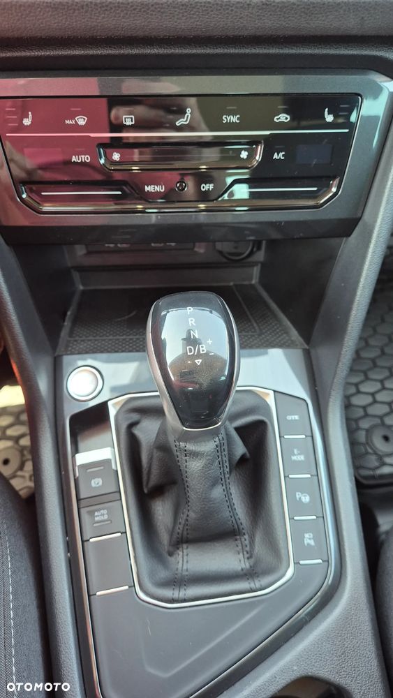 Volkswagen Tiguan - 10