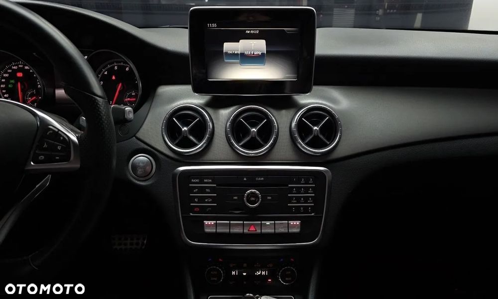 Mercedes-Benz CLA 220 4Matic 7G-DCT AMG Line - 12