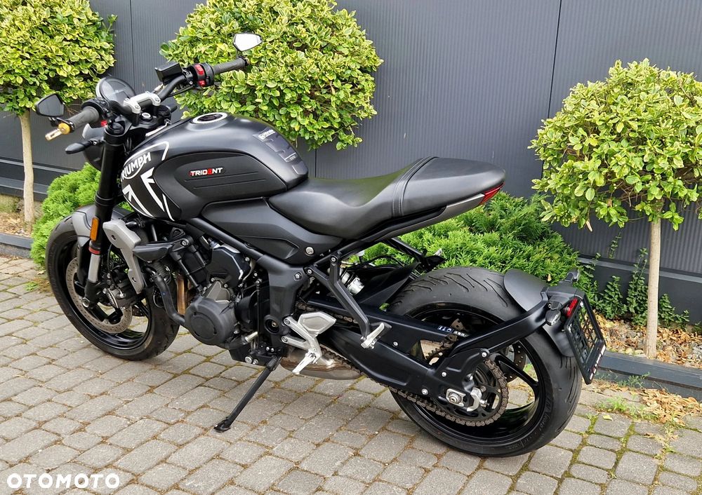 Triumph Trident - 7