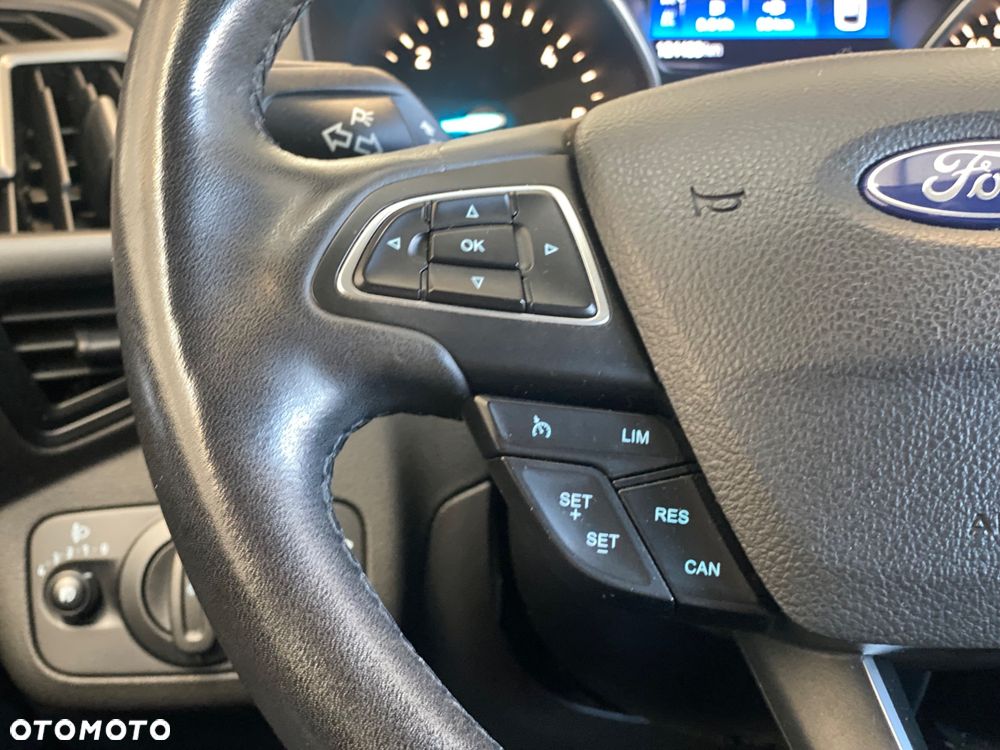 Ford Kuga 2.0 TDCi 2x4 Titanium - 24