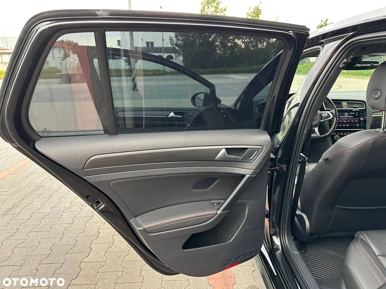 Volkswagen Golf - 22