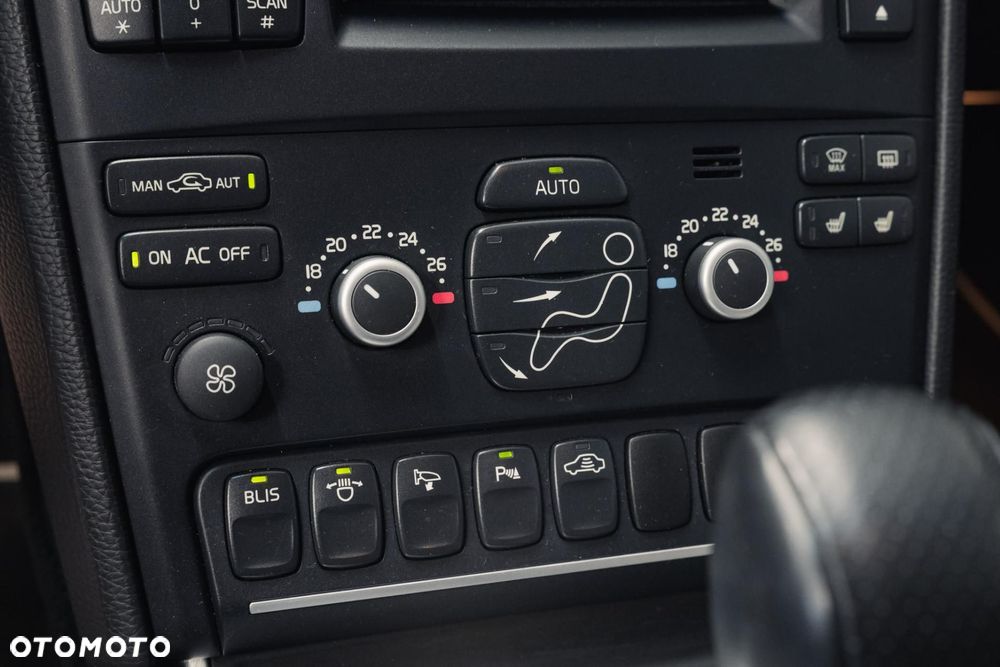 Volvo XC 90 D5 AWD R-Design - 19