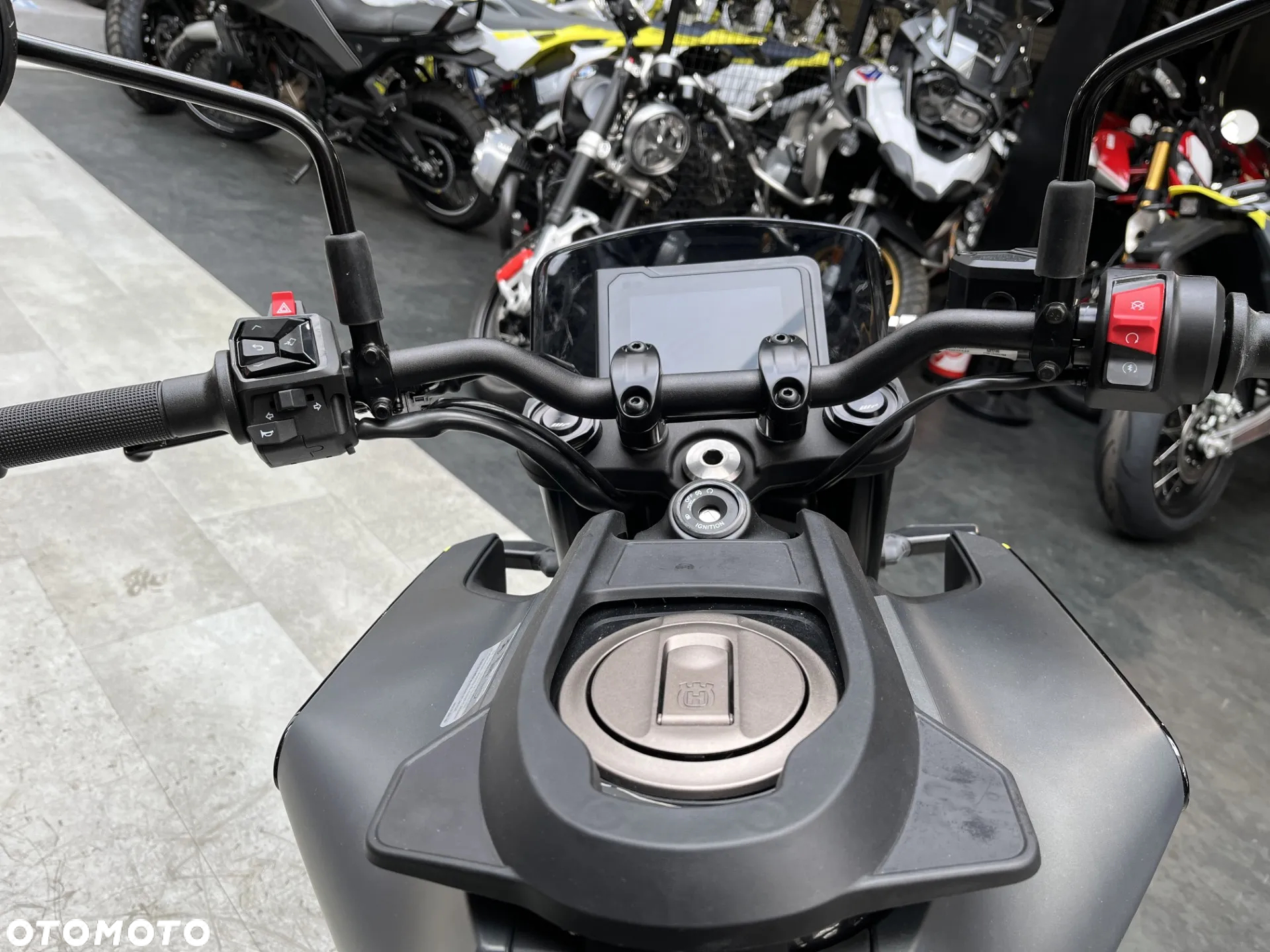 Husqvarna Svartpilen - 8