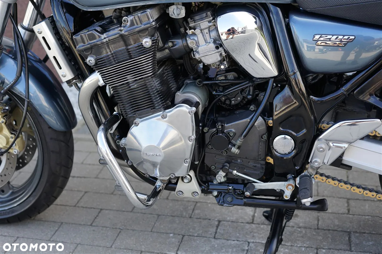 Suzuki GSX - 29
