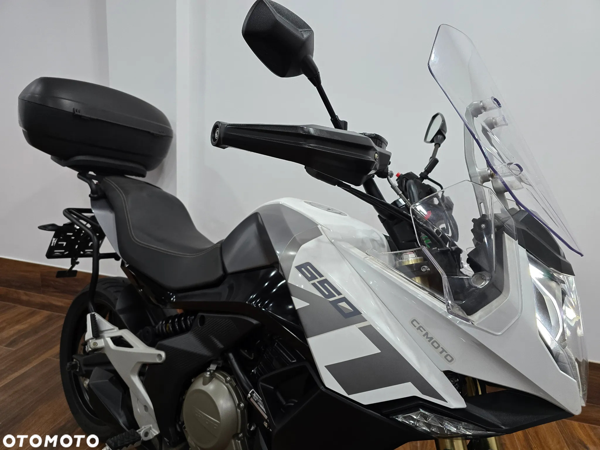 CFMoto MT - 3