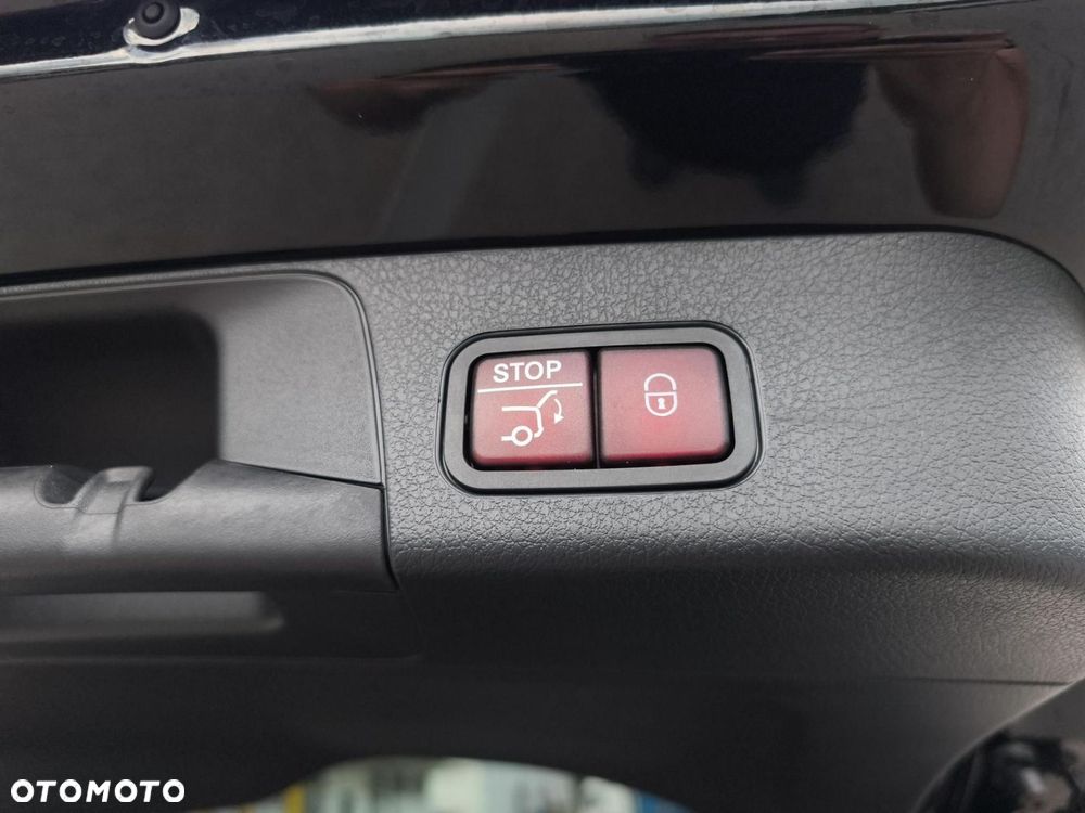 Mercedes-Benz GLB - 22