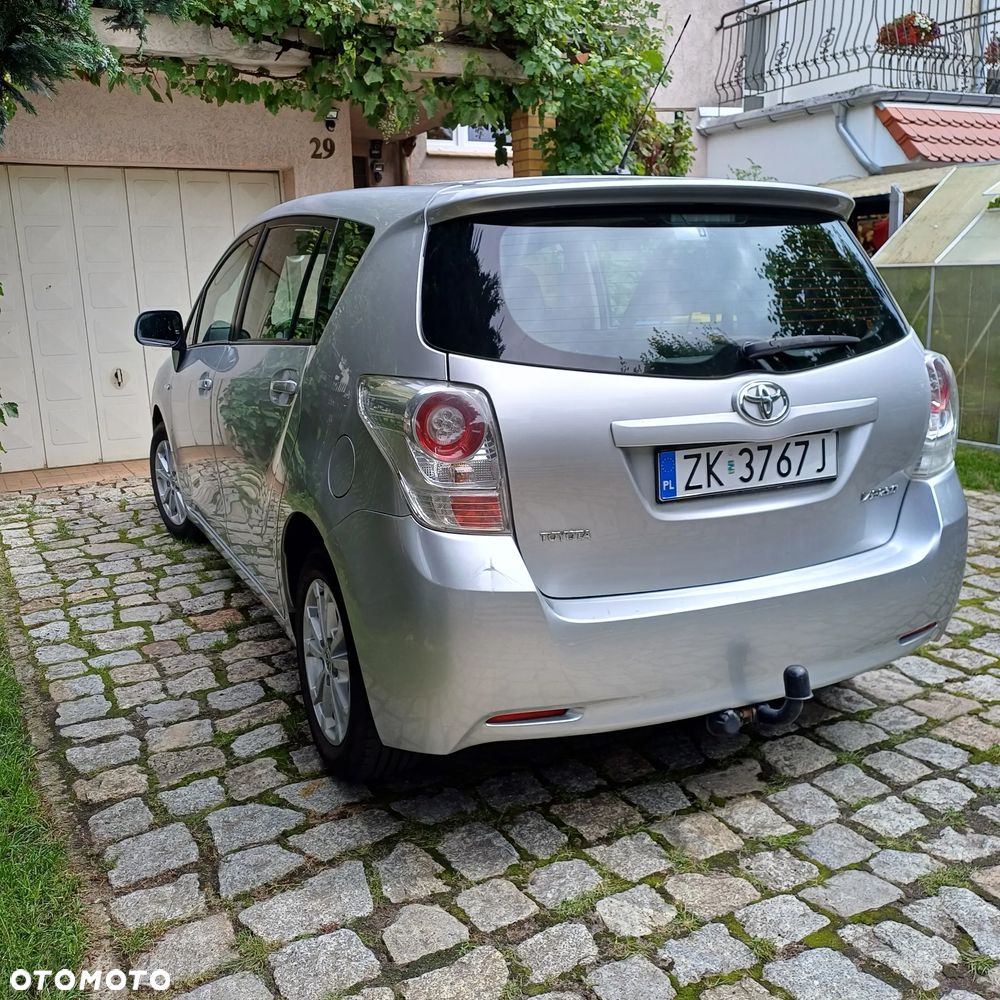 Toyota Verso 2.0 D-4D Premium - 18