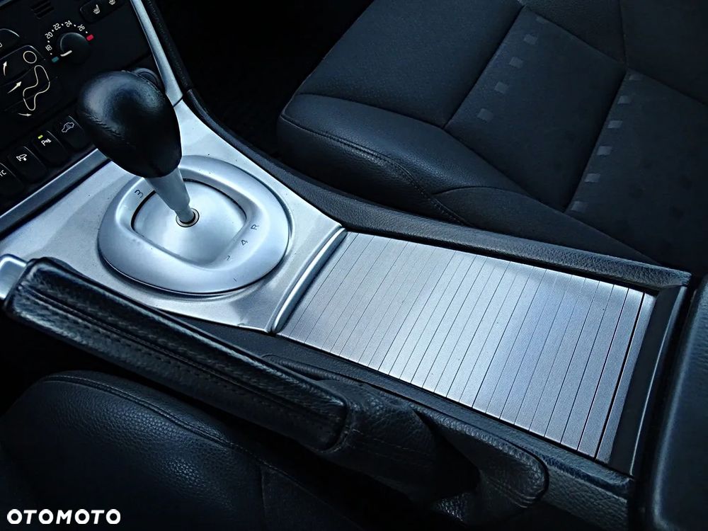 Volvo S60 2.4 Momentum - 24
