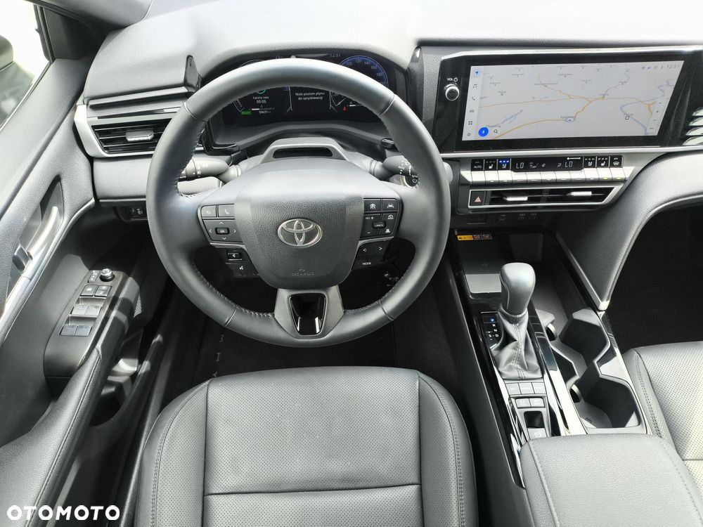 Toyota Camry - 25