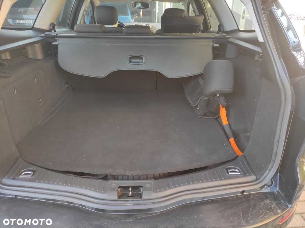 Ford Mondeo 1.6 Ghia - 11